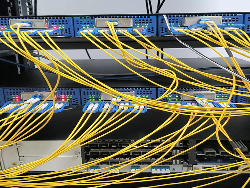 Equipo DCI 400G ensamblado y probado. Envejecimiento verificado durante 48 h, módulos ópticos incluidos, ¡listo para enviar!